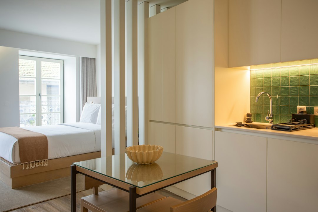 Photo organic modern cordless pendant light studio apartment
